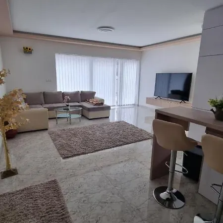 Sarkcsillag Teljes Csaladihaz- Star Complete Family House Apartman Szeged