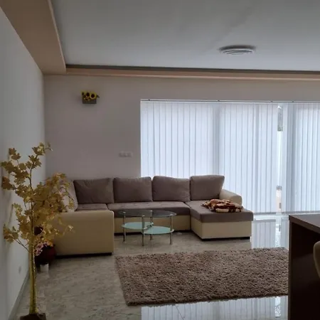 Apartment Sarkcsillag Teljes Csaladihaz- Star Complete Family House