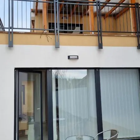 Sarkcsillag Teljes Csaladihaz- Star Complete Family House Apartman