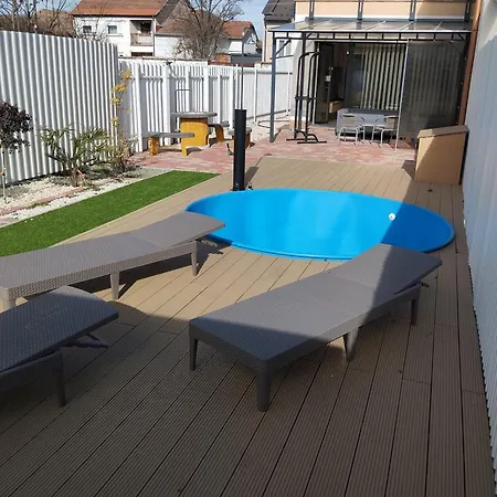 Sarkcsillag Teljes Csaladihaz- Star Complete Family House Apartman Szeged